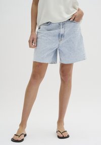 My Essential Wardrobe - MY ESSENTIAL WARDROBE LUCYMW 139  - Denim shorts - light blue retro wash Thumbnail Image 1