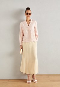 Marc O'Polo BLOUSE STAND UP COLLAR WITH V-NECK LONG SLEEVE - Tunika - dry rose