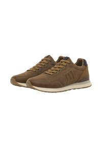 Chaussures de sport marron avec un mélange de cuir lisse et texturé, bout rond, design à lacets et semelle blanche rembourrée.