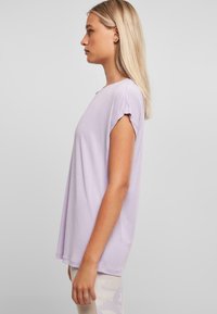 Urban Classics EXTENDED SHOULDER - Osnovna majica kratkih rukava - lilac