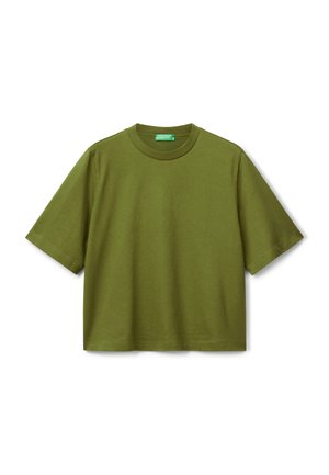 Olijfgroene, korte mouwen, ronde hals crop T-shirt met een geribde kraag en een groene label in de halslijn.