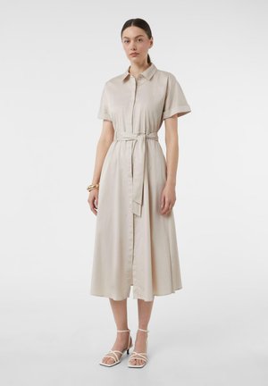 MIT HEMDKRAGEN UND BINDEGÜRTEL - Shirt dress - helles beige