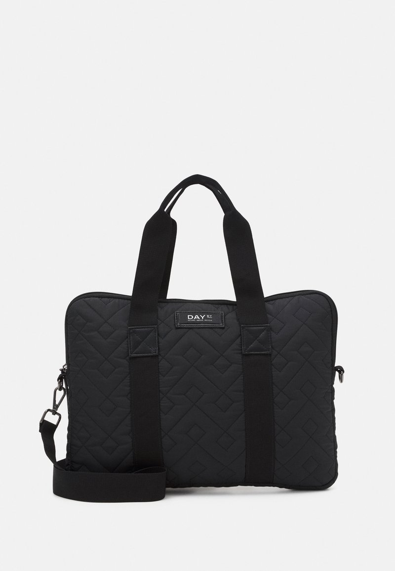 Sacoche d'ordinateur portable noire matelassée avec doubles poignées supérieures, bandoulière détachable et étiquette "DAY ET" au centre avant.