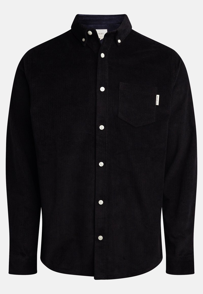 Camisa de pana negra con cuello abotonado, botones blancos, un bolsillo en el pecho y una textura de rayas verticales finas.