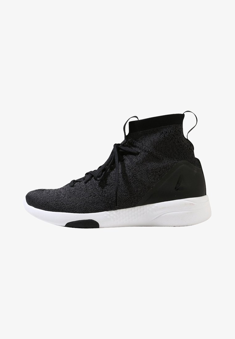 Baskets montantes en tricot noir avec lacets, soutien talon noir et semelle blanche texturée.