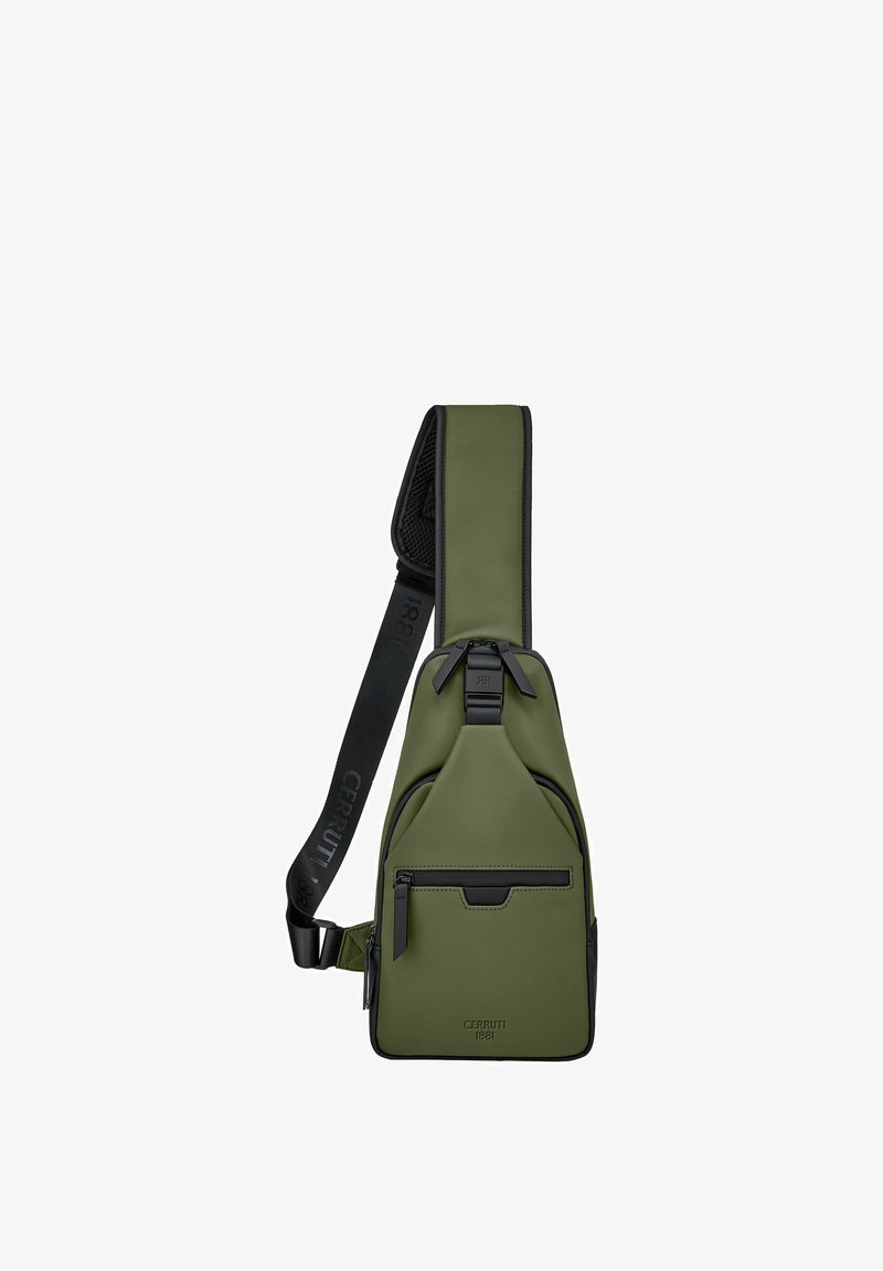 Olivgrüne Crossbody-Umhängetasche mit schwarzen Reißverschlusstaschen, gepolstertem, verstellbarem Riemen und "Cerruti 1881"-Logo auf der Vorderseite.