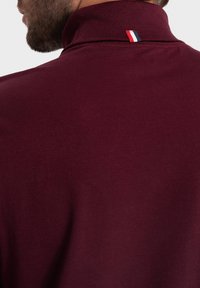 Ombre OM-LSCL-0112 - Langarmshirt - burgundy