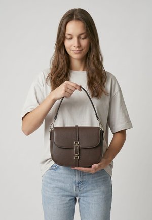 Emily & Noah, EMILY & NOAH UMHÄNGETASCHE E&N LEWE - Handbag - brown