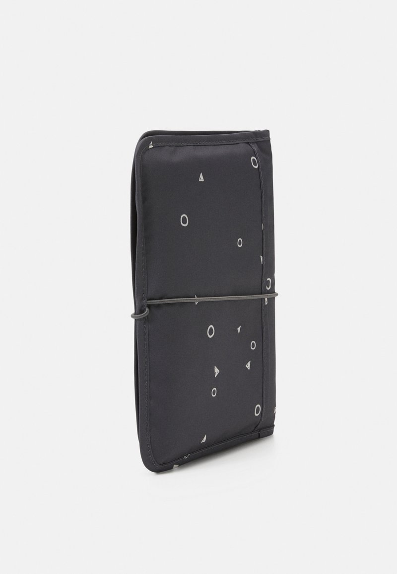 Lässig - Wickel-Kit Für Unterwegs Casual Changing Pouch - Universe