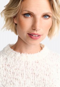 Rich & Royal MIT CREW-NECK - Neule - pearl white