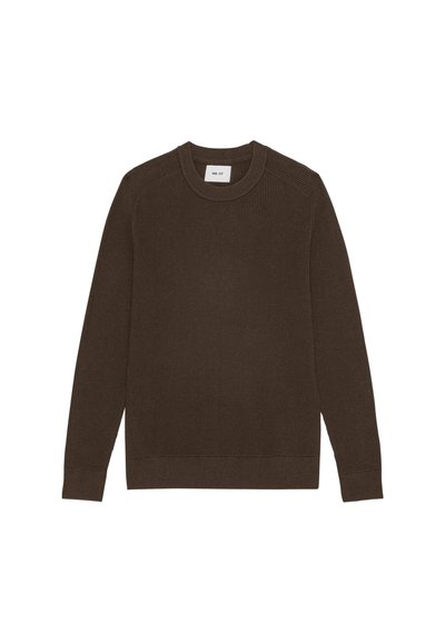 Brązowy sweter z prążkowanym splotem, okrągłym dekoltem i długimi rękawami. Posiada dopasowany dół i mankiety. Metka zawiera nazwę marki NN07.