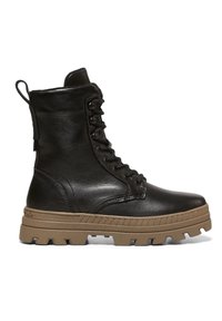 Botte de combat en cuir noir à lacets avec semelle en caoutchouc épaisse marron et languette arrière, vue de côté sur fond blanc.