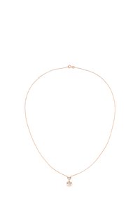 Collana in oro rosa con un delicato pendente che presenta due gemme trasparenti, una rotonda più grande e una ovale più piccola.