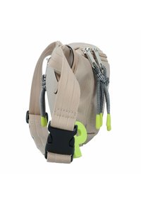 Borsa in nylon beige con finitura testurizzata, dotata di spallacci regolabili, accenti a scacchi in bianco e nero, e dettagli hardware in verde lime.