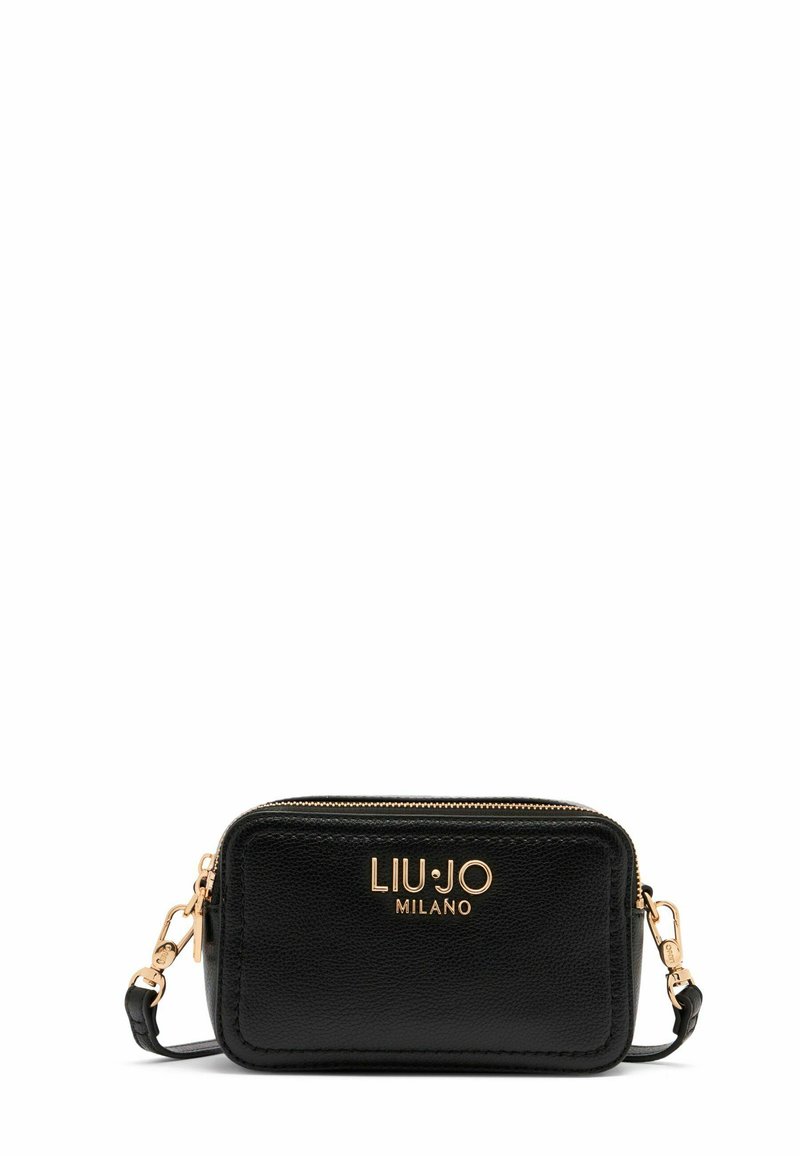 Borsa a tracolla nera in pelle con logo dorato "LIUJO MILANO", forma rettangolare, chiusura con zip e tracolla rimovibile. Texture liscia.
