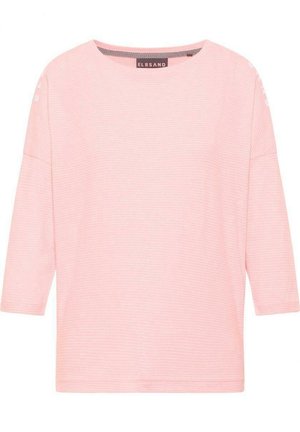 Haut à manches longues rose pâle avec de fines rayures horizontales, col rond, et détails en texte blanc sur chaque épaule.