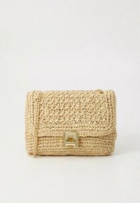 Woven straw clutch bag in beige with a flap closure and gold-tone hardware. Features a textured surface and adjustable strap.