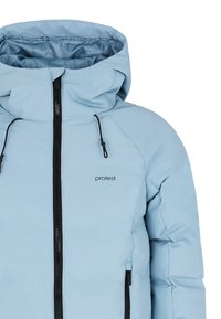 Lichtblauwe geïsoleerde jas met rits aan de voorkant, verstelbare capuchon en zwarte ritsen. Heeft een klein logo op de borst en zijzakken.