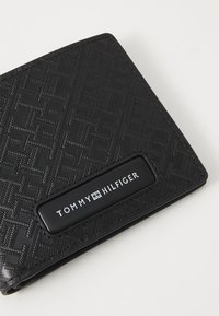 Tommy Hilfiger MONOGRAM MINI WALLET - Wallet - black