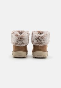 Skechers EASY GOING - Botines bajos - tan