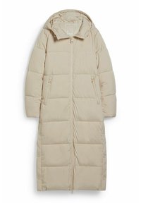 Beige polstret lang frakke med hætte, lynlåslukning og sidelommer; glat tekstur og quiltet design med en mellemlang silhuet.