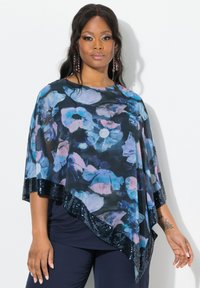 Poncho floreale trasparente in blu navy, caratterizzato da grandi stampe floreali blu e rosa, con un orlo in paillettes nere testurizzate per un tocco di dettaglio in più.