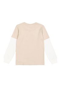 Langemouwen shirt met een beige lichaam en witte mouwen, gemaakt van zacht katoen met een ronde hals en een standaard pasvorm.