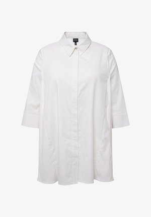 Chemise blanche à boutons avec col, manches 3/4 et coupe décontractée. Tissu en coton lisse avec un léger éclat et sans motifs.