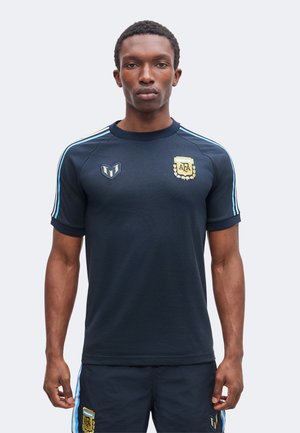 adidas Originals, ARGENTINA MESSI 26 TEE - Тениска с щампа - night navy
