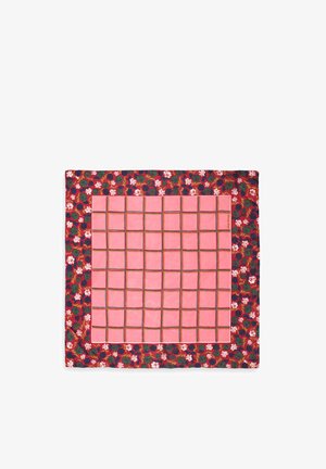 Écharpe à motif floral avec une bordure rouge et verte, un centre rose à motif quadrillé et une texture lisse. Les bords sont cousus.