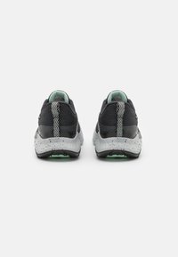 New Balance Zapatillas de trail running - black