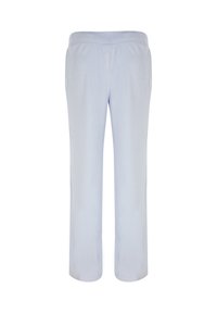 Pantalon bleu clair à jambes droites en tissu doux avec taille élastique. Comprend deux poches latérales et une texture lisse.