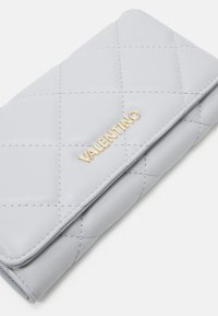 Valentino Bags OCARINA - Portefeuille - perla