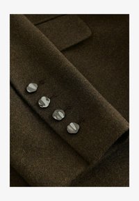 Sélectionné, olive green