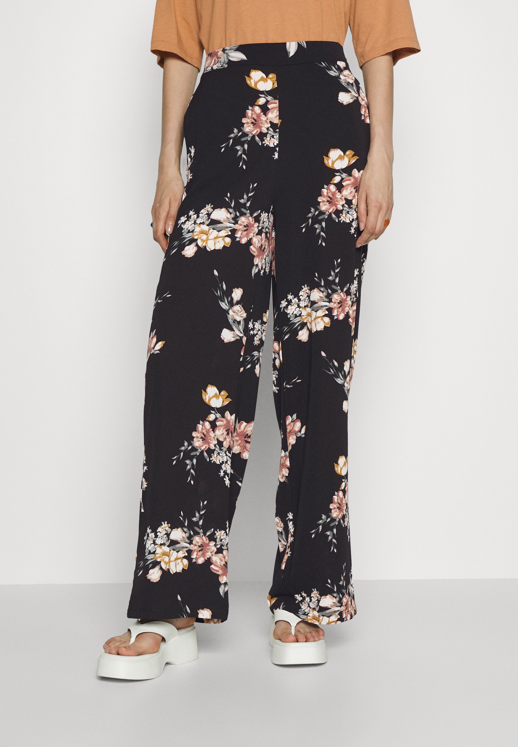 ONLY Tall ONLNOVA LUX ALBA PALAZZO Pantalones - black/negro Zalando.es