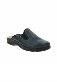 Zoccoli slip-on di un verde scuro con tomaia in pelle, colletto imbottito e suola in gomma nera testurizzata. Presentano un motivo ricamato in blu.
