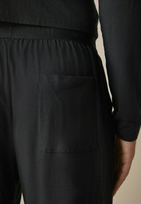 Next SET - Yöasusetti - charcoal grey