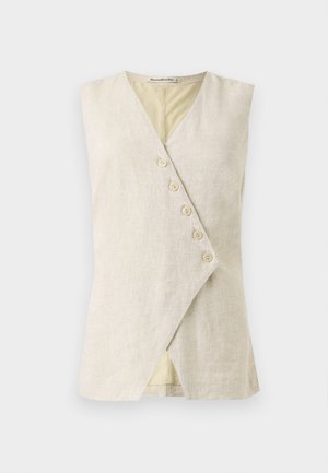Beige Leinen ärmelloses Top mit V-Ausschnitt, das eine Wickeloptik aufweist und mit sechs dekorativen Knöpfen versehen ist. Glatte Textur und klare Linien.