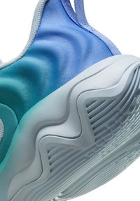 Nike Performance GIANNIS IMMORTALITY 4 - Basketballsko - dusty cactus/white-royal pulse-green frost