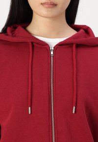 Gina Tricot ZIP HOODIE - Kapucnis pulóver - rumba red