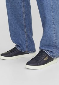 Jack & Jones SNEAKER - Tenisice - navy blazer