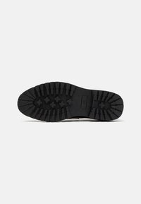 Zign LEATHER - Csónakcipők - black