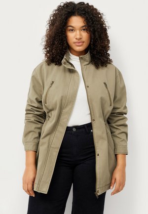 Ellos Plus collection Veste légère - khakigrün