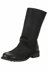 Bota negra de cuero hasta media pantorrilla con punta redonda, tacón bajo apilado y textura lisa, mostrada sobre fondo blanco.