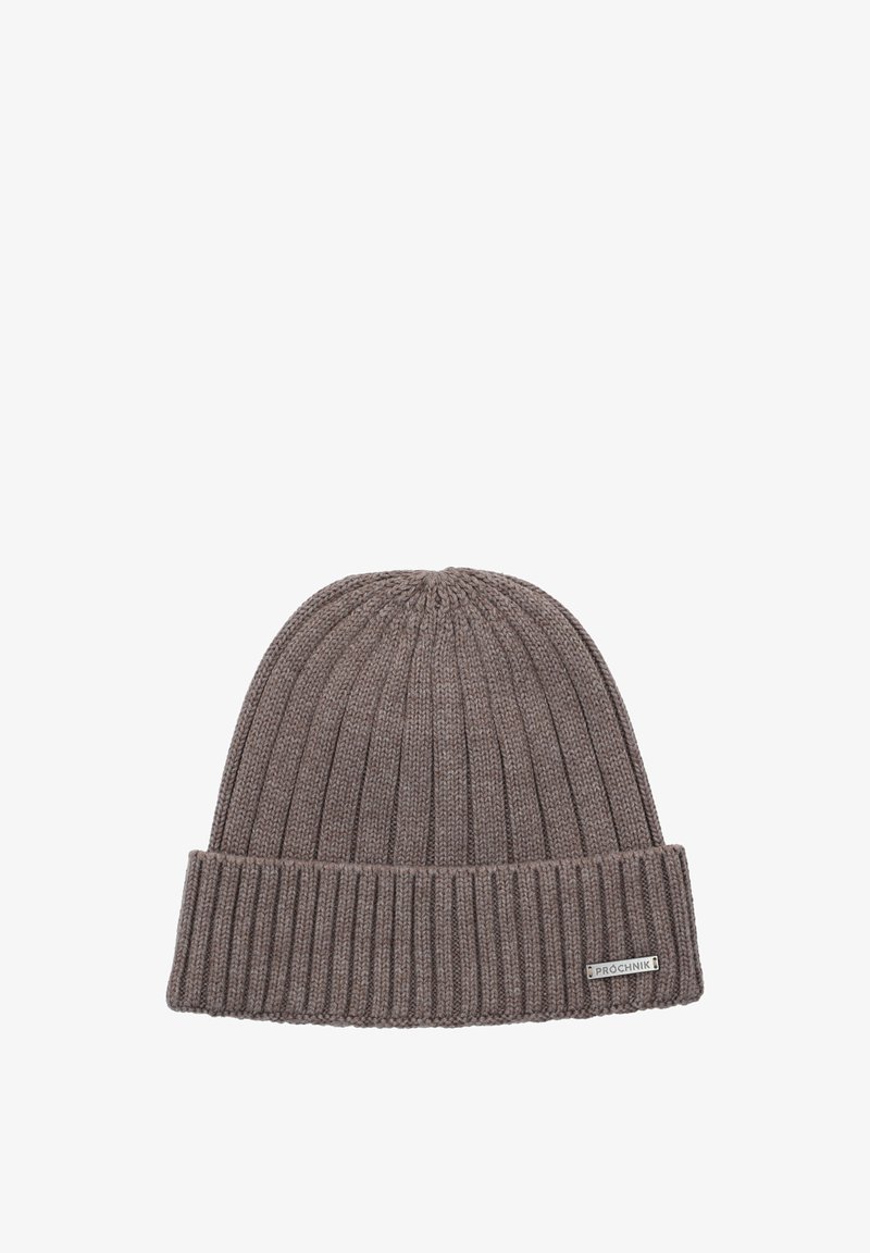 Brązowa, prążkowana czapka beanie z podwiniętym mankietem i małą metką z logo. Wykonana z miękkiego, ciepłego materiału, odpowiedniego na zimne dni.