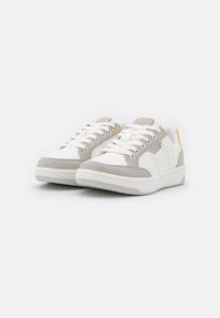 Esprit STRIP - Sneaker low - dusty yellow