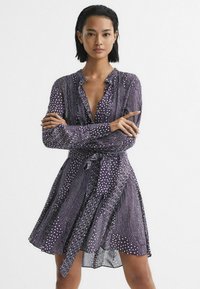 Reiss REGULAR FIT - LUELLA PRINTED - Paitamekko - purple