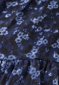 Creamie FLOWER DOBBY - A-linjekjol - bel air blue