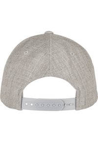 Grå baseballcaps i stoff med teksturfinish, buet skjerm og justerbar grå plast snapback-lukking bak.