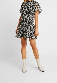 VILA Denní šaty - black